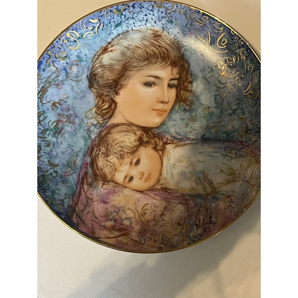 Vintage 1984 Edna Hibel Mother's Day Plate